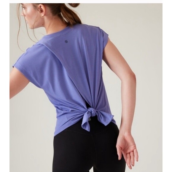 Athleta Explore Tee Shirt Split Back V-neck Purple Lilac Tie Yoga Hiking Small - Picture 1 of 5